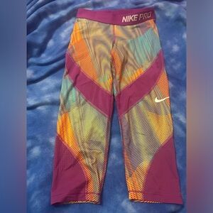 Girls Nike pro capri leggings
